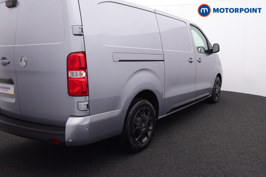 Vauxhall Vivaro PRO Manual Diesel Panel Van - Stock Number (1567140) - Drivers side rear corner