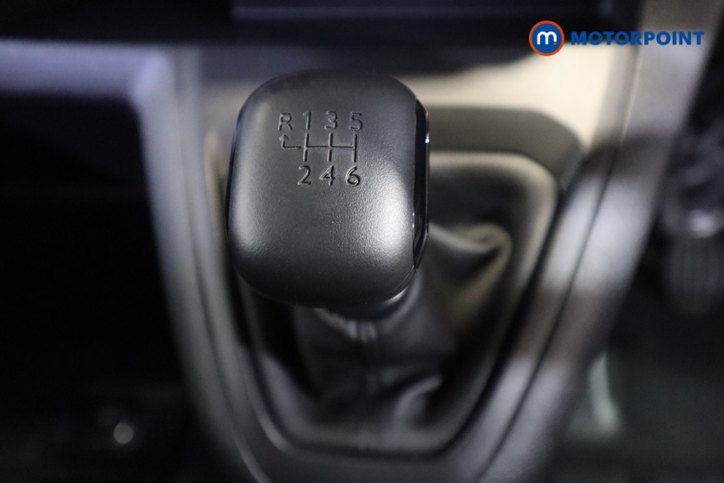 Vauxhall Vivaro PRO Manual Diesel Panel Van - Stock Number (1567200) - 5th supplementary image