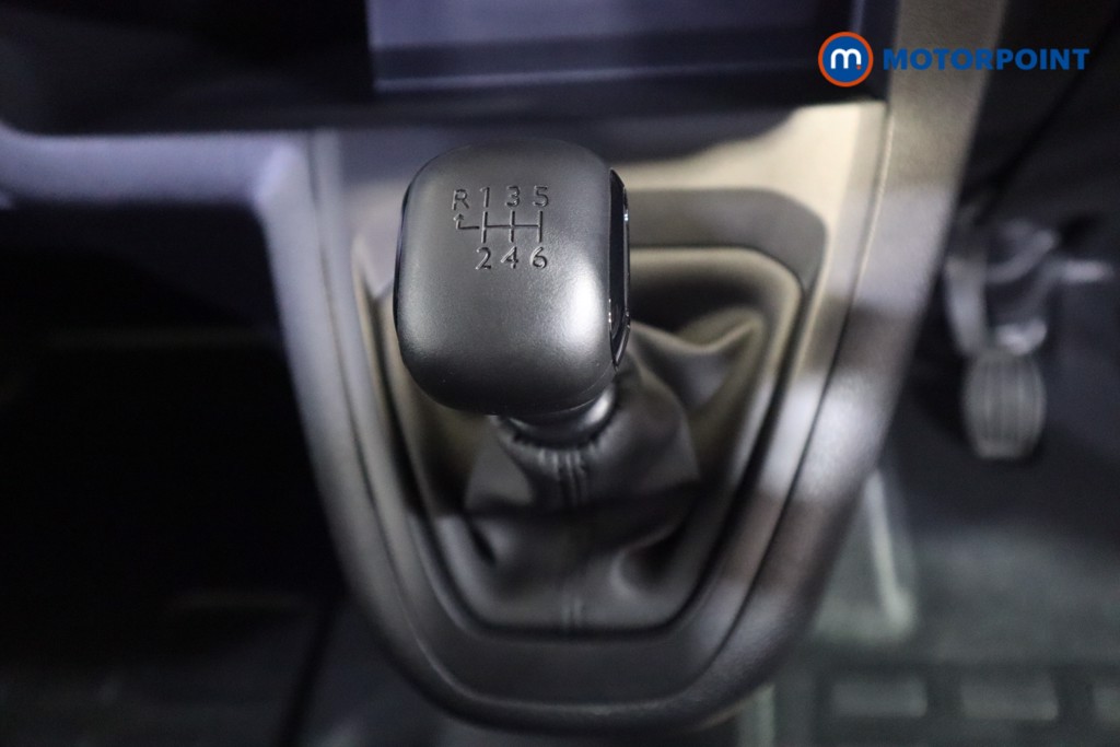 Vauxhall Vivaro Prime Manual Diesel Crew Bus - Stock Number (1567289) - 5th supplementary image