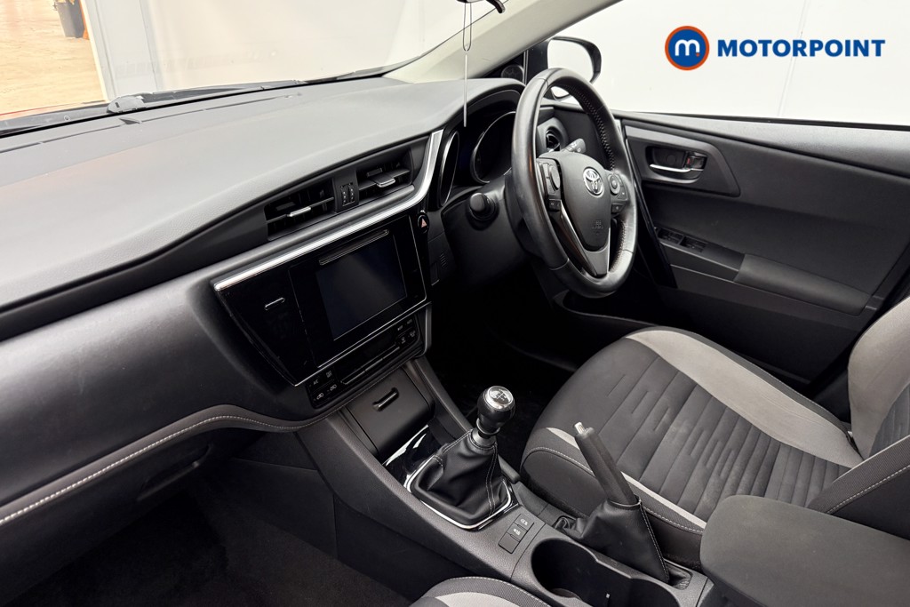 Toyota Auris Business Edition Manual Petrol Hatchback - Stock Number (1568116) - 2nd supplementary image