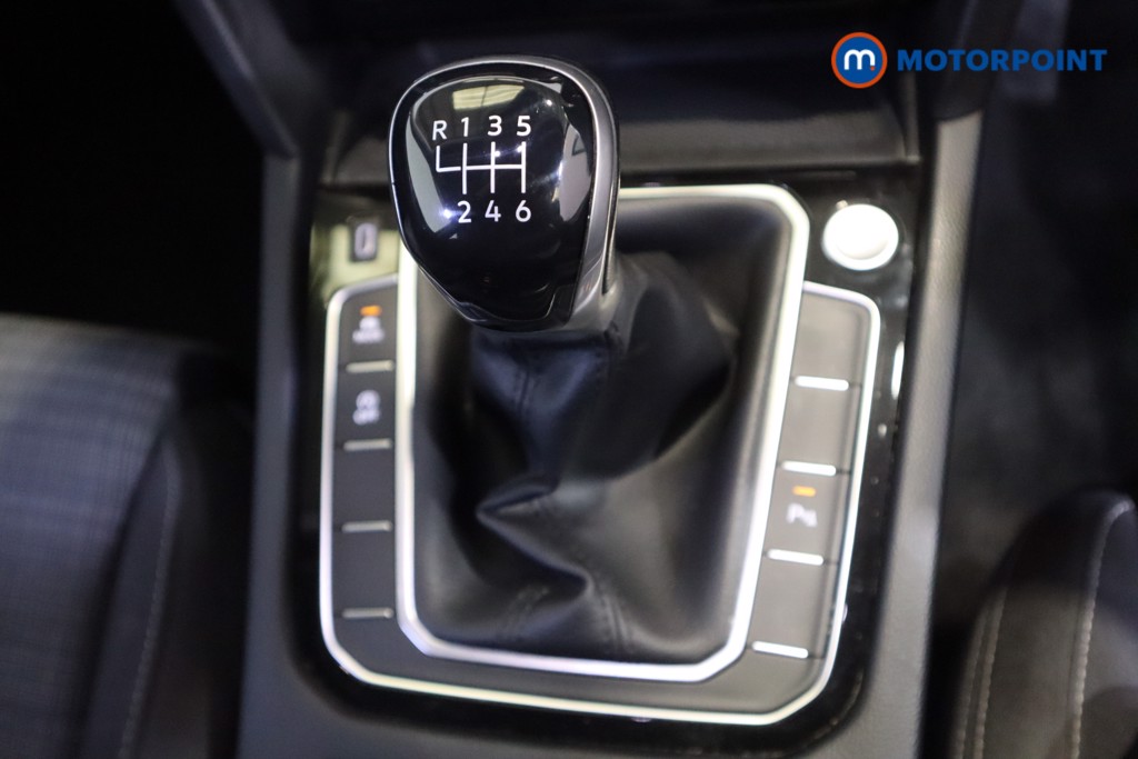 Volkswagen Passat Se Nav Manual Diesel Saloon - Stock Number (1568390) - 5th supplementary image