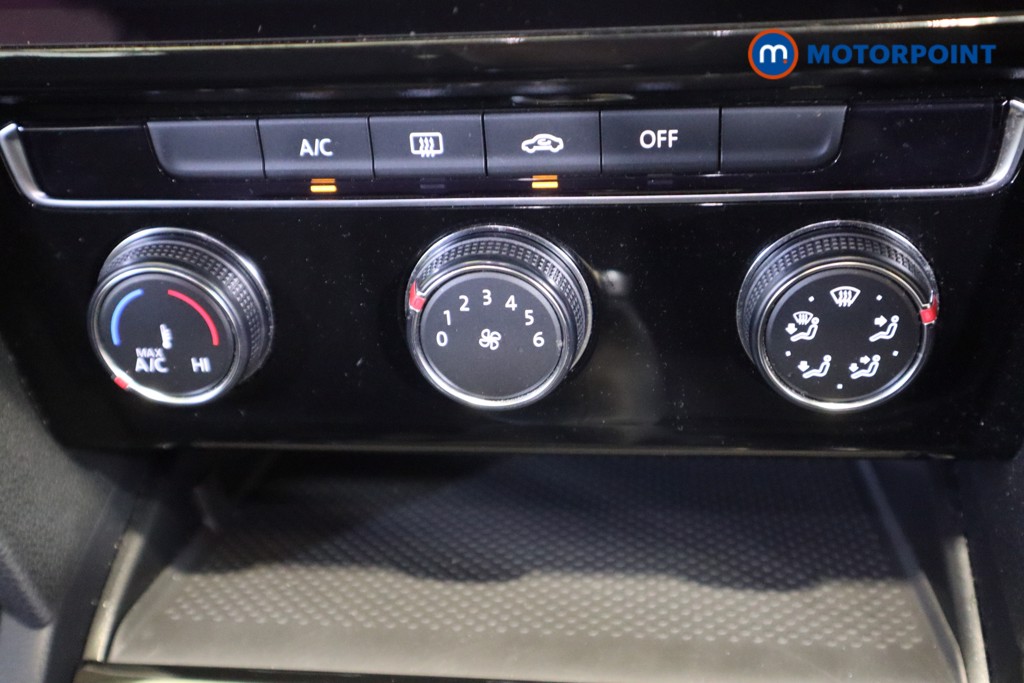 Volkswagen Passat Se Nav Manual Diesel Saloon - Stock Number (1568390) - 21st supplementary image