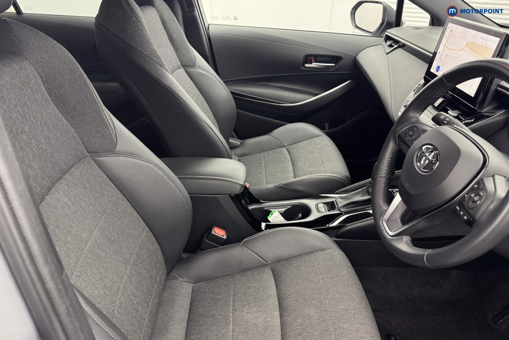 Toyota Corolla Design Automatic Petrol-Electric Hybrid Estate - Stock Number (1568714) - 4th supplementary image