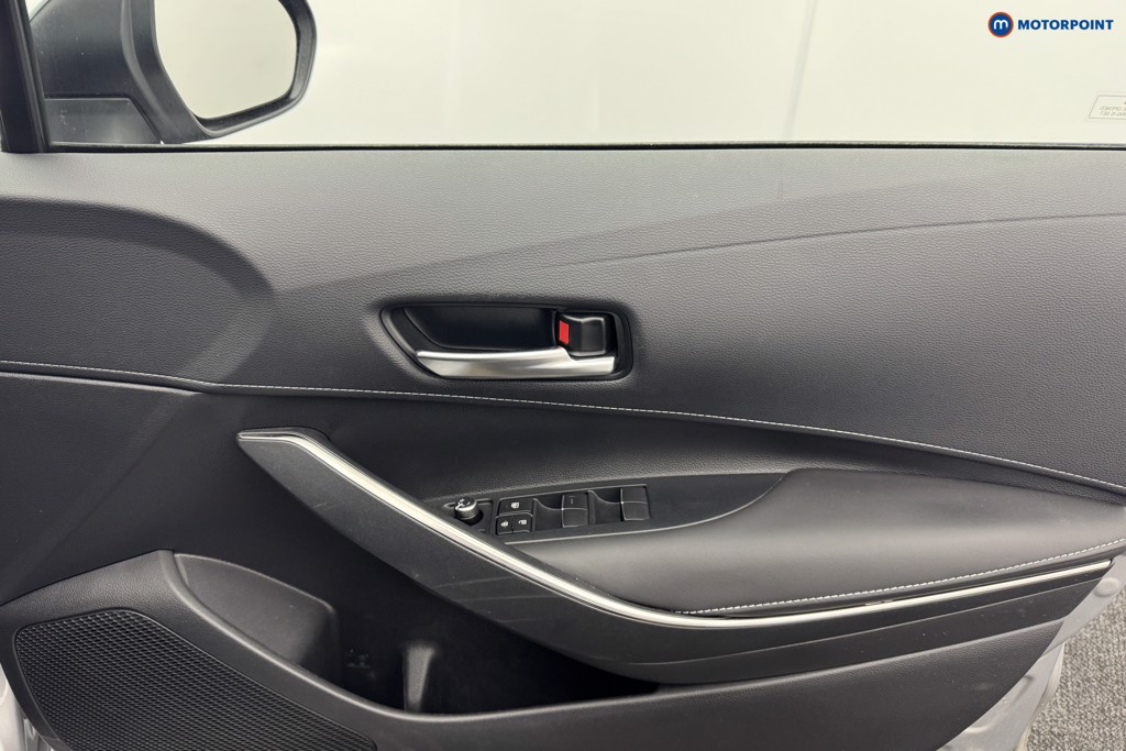 Toyota Corolla Design Automatic Petrol-Electric Hybrid Estate - Stock Number (1568714) - 19th supplementary image