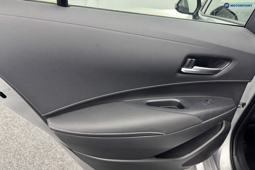 Toyota Corolla Design Automatic Petrol-Electric Hybrid Estate - Stock Number (1568714) - 22nd supplementary image
