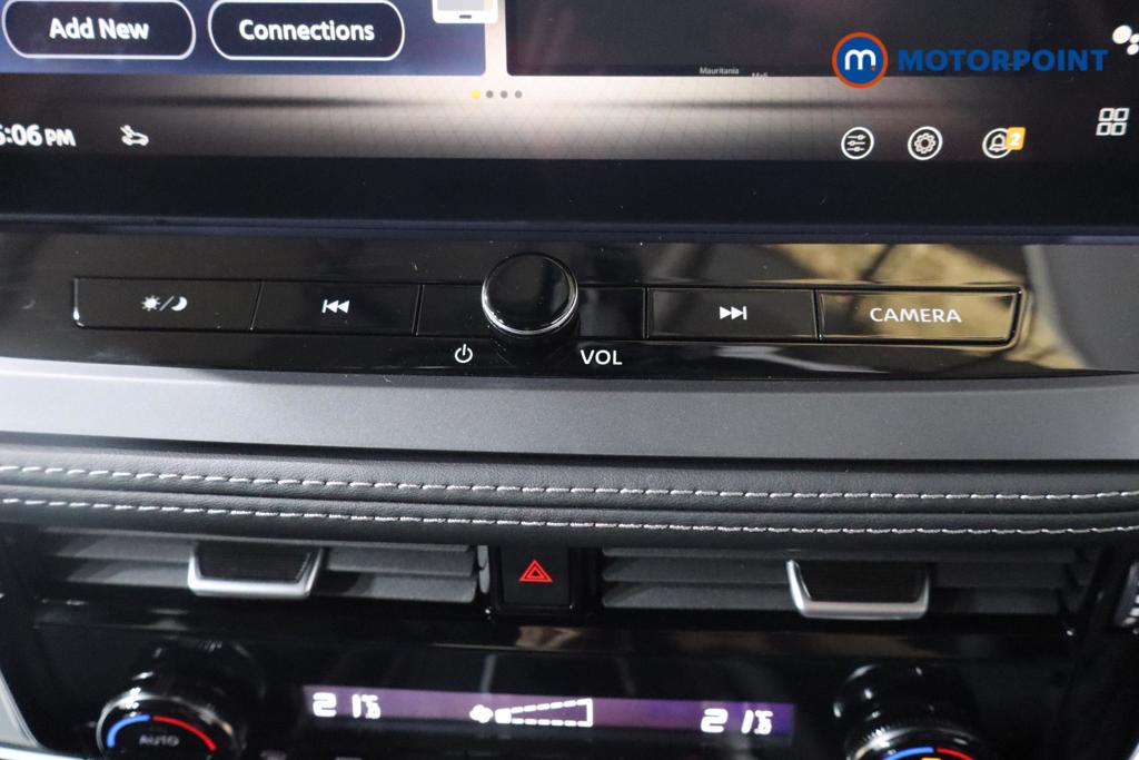 Nissan Qashqai N-Connecta Automatic Petrol SUV - Stock Number (1569486) - 3rd supplementary image