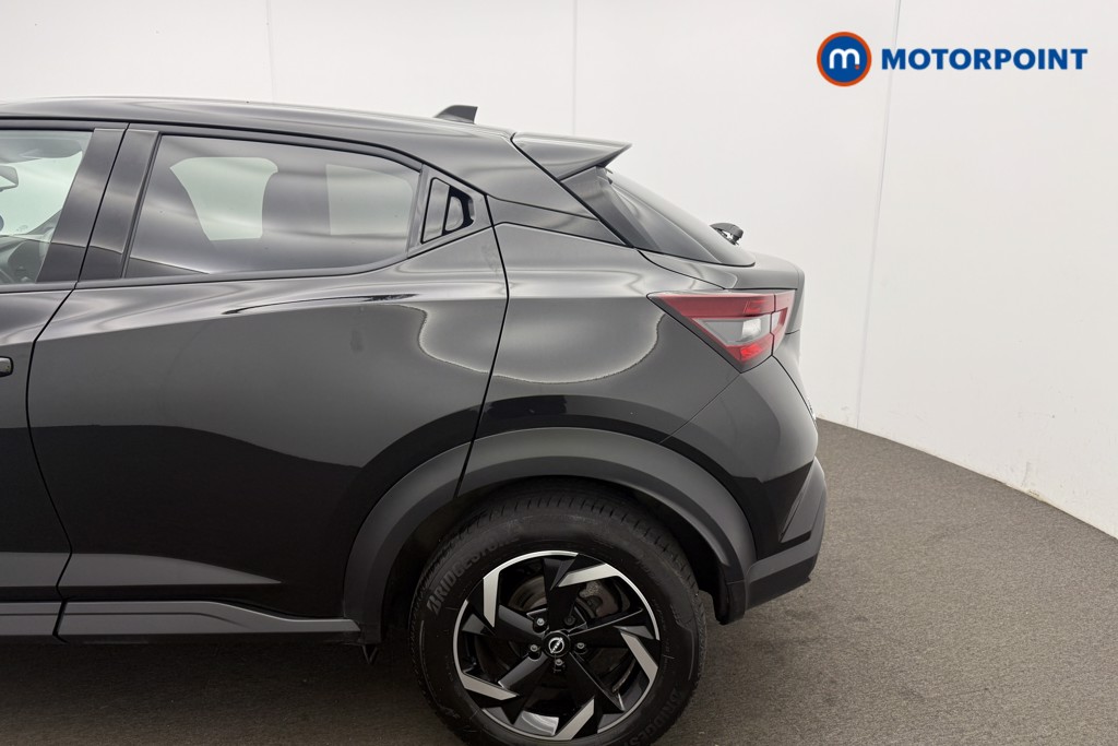 Nissan Juke N-Connecta Automatic Petrol SUV - Stock Number (1569804) - 4th supplementary image