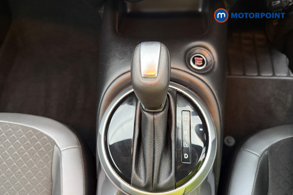 Nissan Juke N-Connecta Automatic Petrol SUV - Stock Number (1569804) - 22nd supplementary image