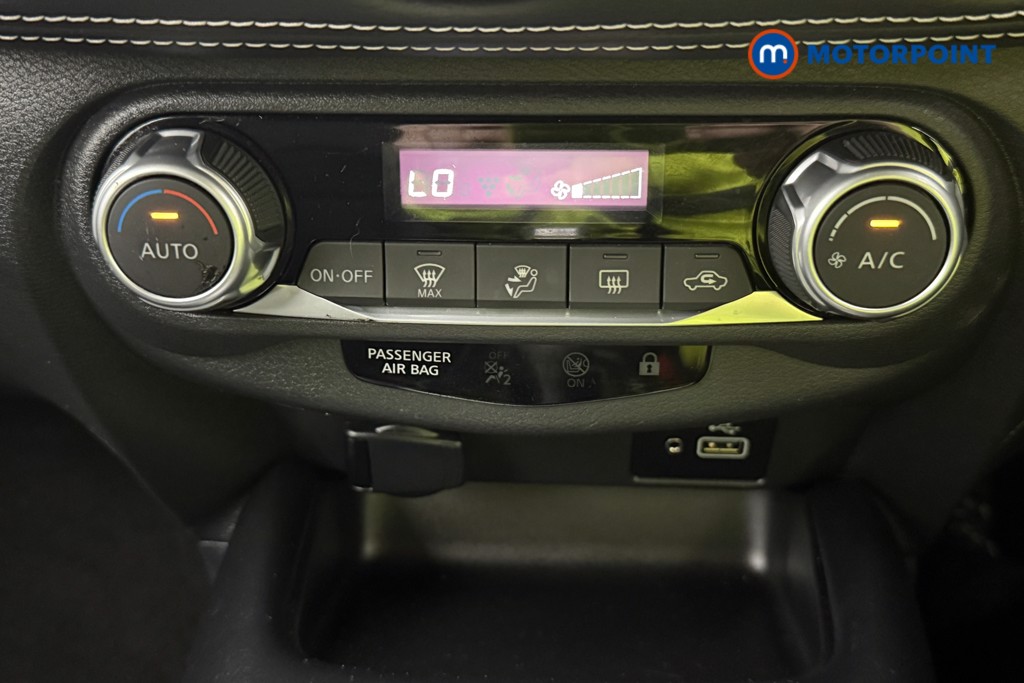 Nissan Juke N-Connecta Automatic Petrol SUV - Stock Number (1569804) - 24th supplementary image
