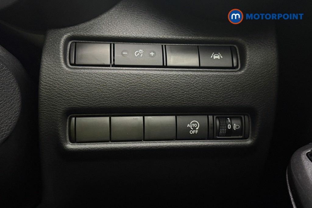Nissan Juke N-Connecta Automatic Petrol SUV - Stock Number (1569804) - 25th supplementary image