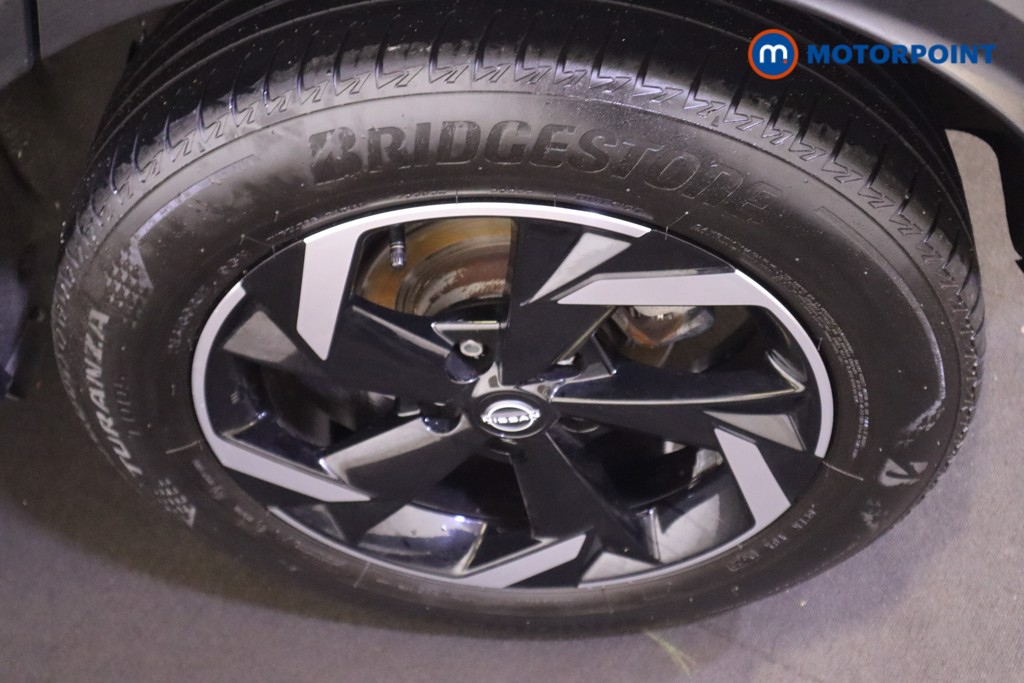 Nissan Juke N-Connecta Automatic Petrol SUV - Stock Number (1569812) - 9th supplementary image