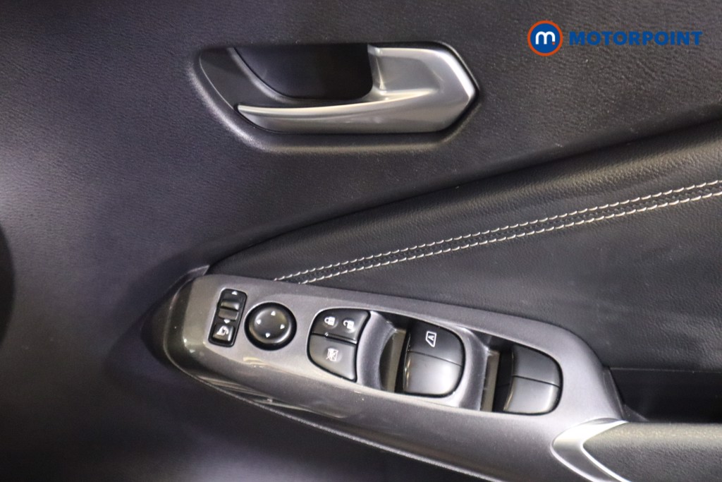 Nissan Juke N-Connecta Automatic Petrol SUV - Stock Number (1569812) - 14th supplementary image