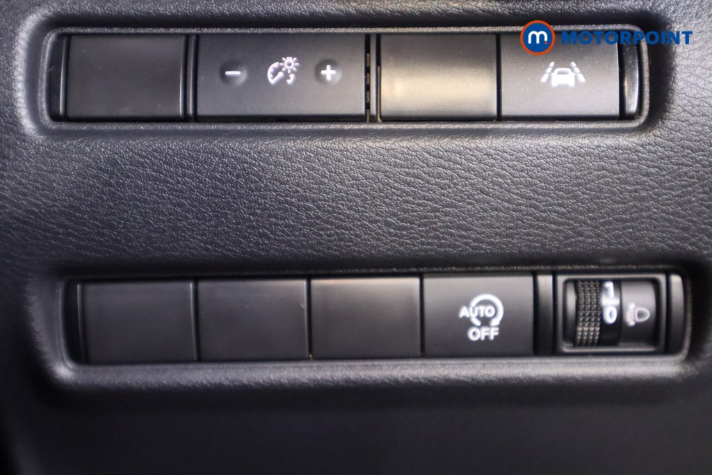 Nissan Juke N-Connecta Automatic Petrol SUV - Stock Number (1569812) - 16th supplementary image