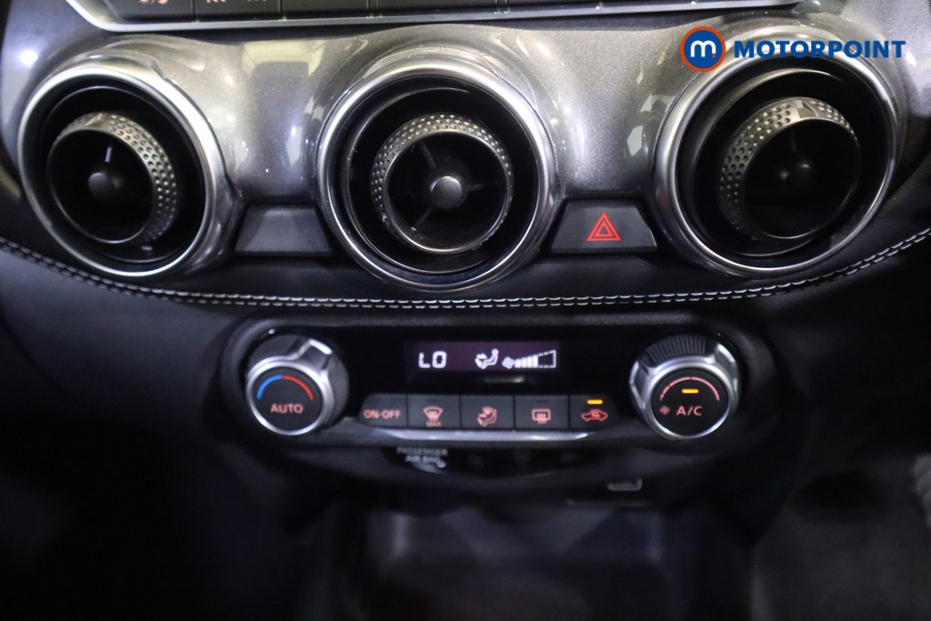 Nissan Juke N-Connecta Automatic Petrol SUV - Stock Number (1569812) - 20th supplementary image