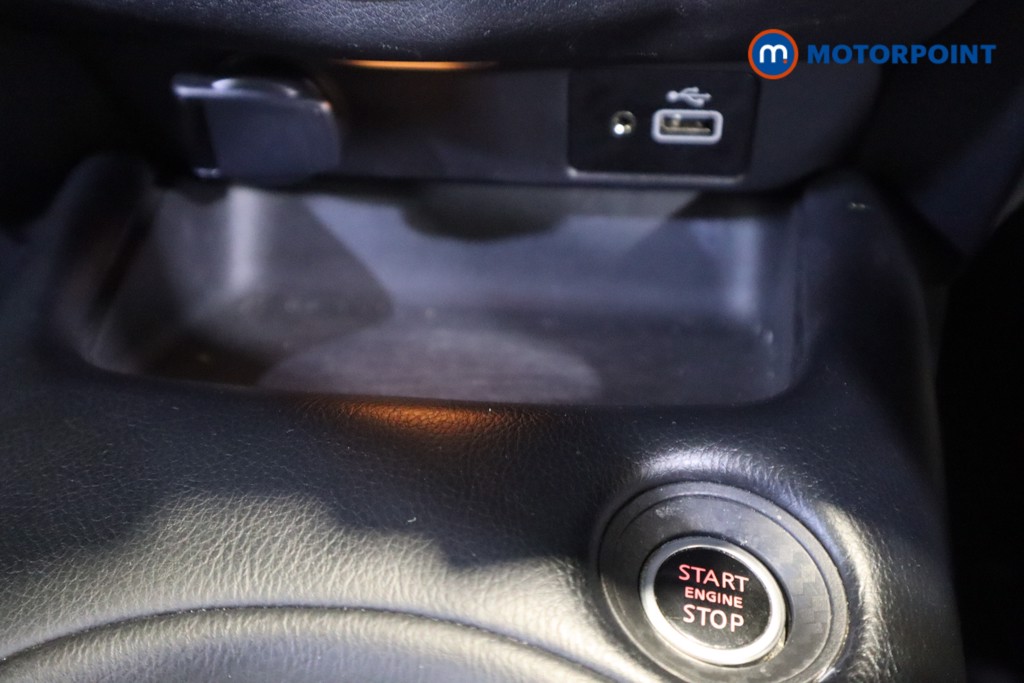 Nissan Juke N-Connecta Automatic Petrol SUV - Stock Number (1569812) - 21st supplementary image