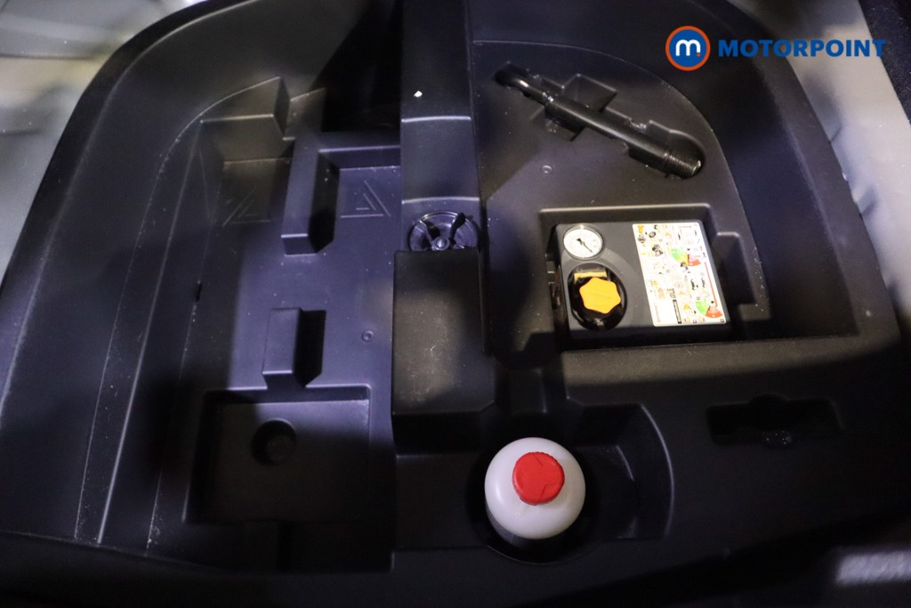 Nissan Juke N-Connecta Automatic Petrol SUV - Stock Number (1569812) - 27th supplementary image