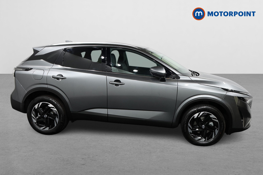 Nissan Qashqai N-Connecta Automatic Petrol SUV - Stock Number (1569873) - Drivers side