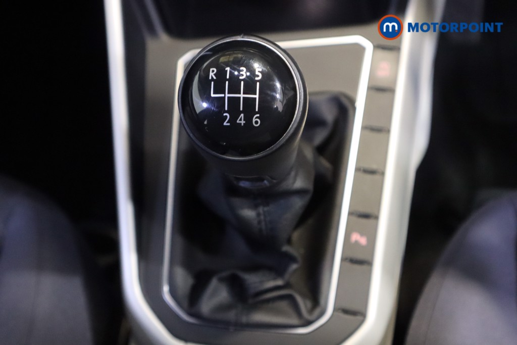 Volkswagen Polo SEL Manual Petrol Hatchback - Stock Number (1570026) - 5th supplementary image