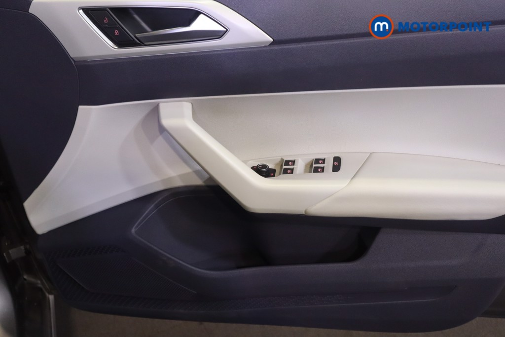 Volkswagen Polo SEL Manual Petrol Hatchback - Stock Number (1570026) - 13th supplementary image