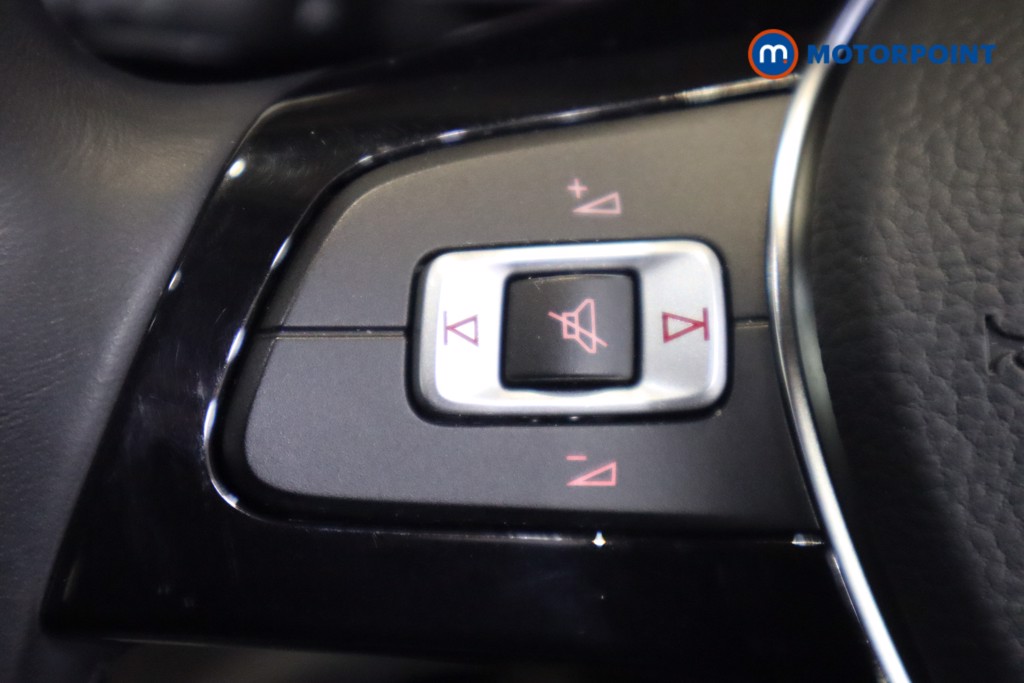 Volkswagen Polo SEL Manual Petrol Hatchback - Stock Number (1570026) - 17th supplementary image