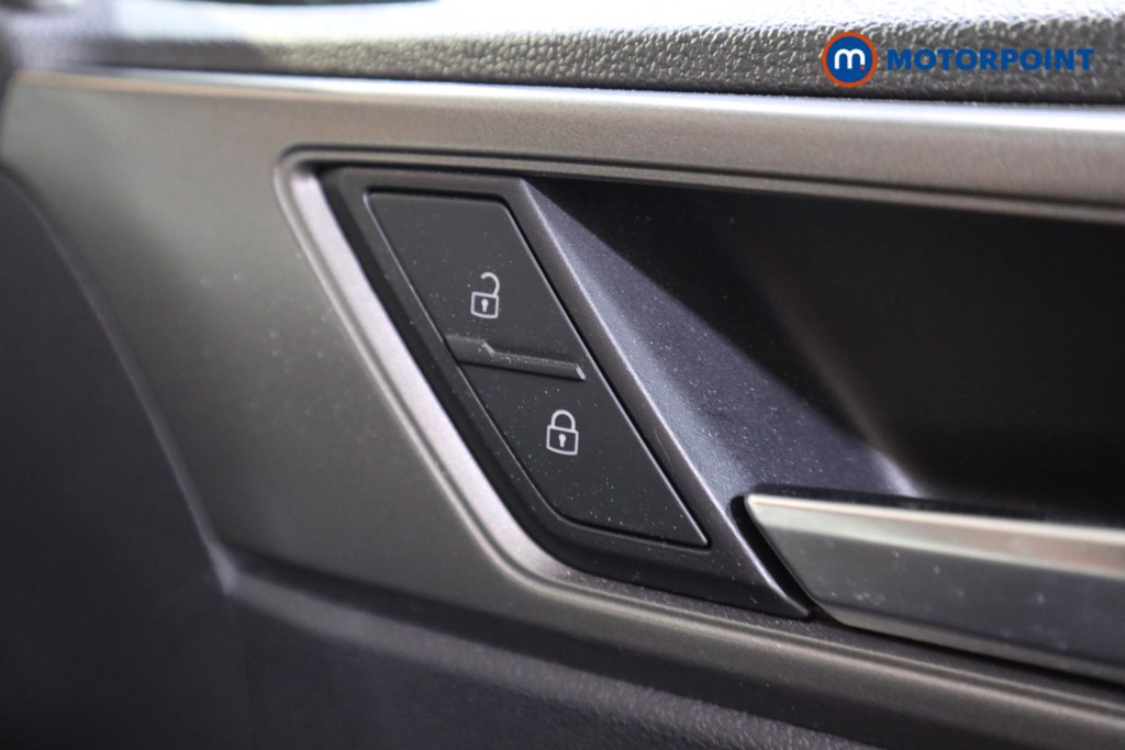 Volkswagen Polo SE Manual Petrol Hatchback - Stock Number (1570027) - 10th supplementary image