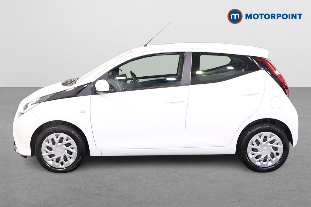 Toyota Aygo X-Play Manual Petrol Hatchback - Stock Number (1570226) - Passenger side