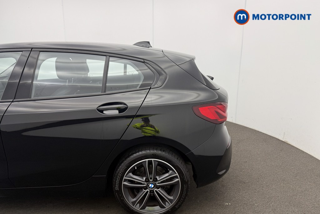 BMW 1 Series Sport Manual Petrol Hatchback - Stock Number (1570254) - 4th supplementary image