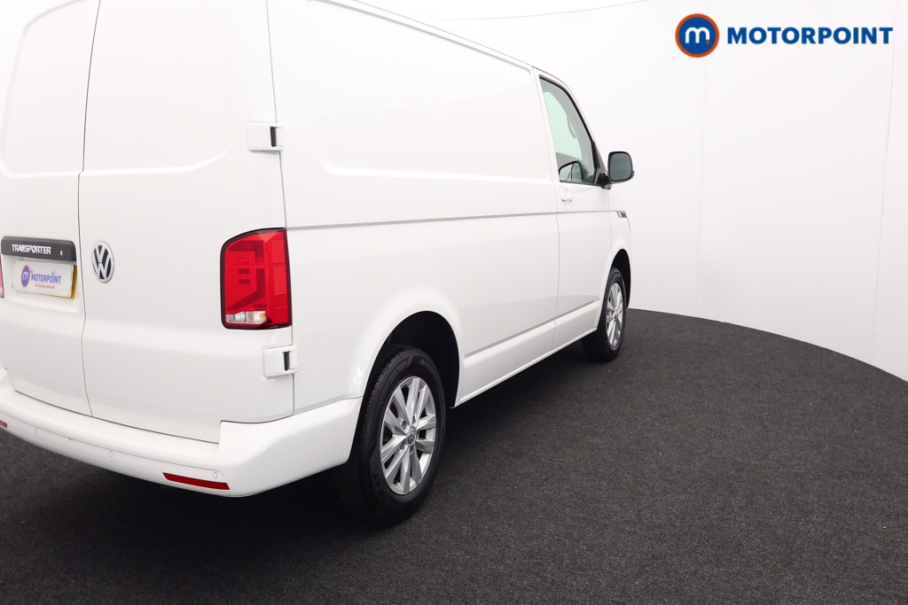 Volkswagen Transporter Highline Manual Diesel Panel Van - Stock Number (1570524) - Drivers side rear corner