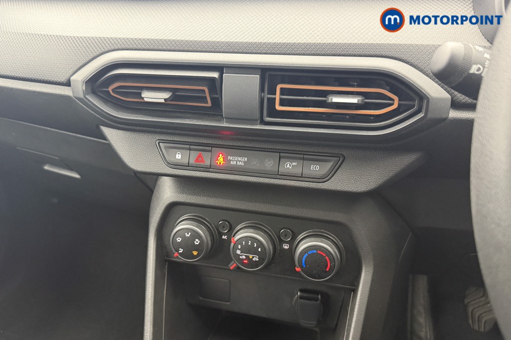 Dacia Sandero Stepway Essential Manual Petrol Hatchback - Stock Number (1570671) - 4th supplementary image