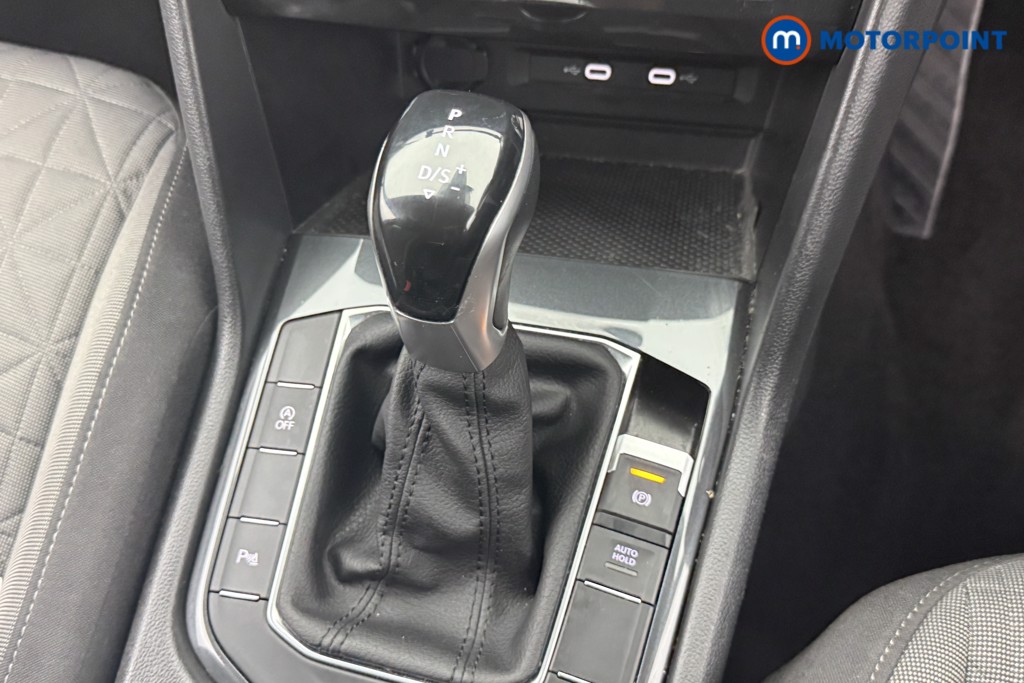 Volkswagen Tiguan Life Automatic Petrol SUV - Stock Number (1570722) - 5th supplementary image