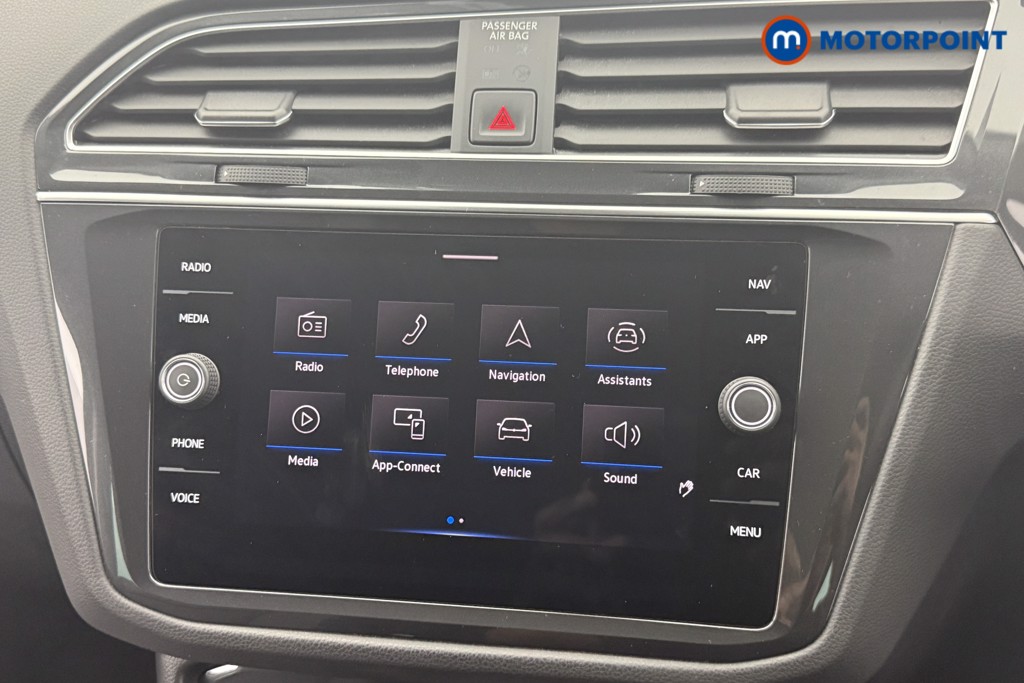 Volkswagen Tiguan Life Automatic Petrol SUV - Stock Number (1570722) - 9th supplementary image
