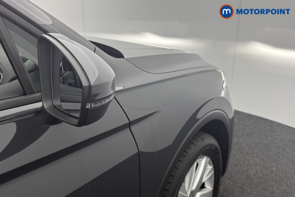 Volkswagen Tiguan Life Automatic Petrol SUV - Stock Number (1570722) - 14th supplementary image