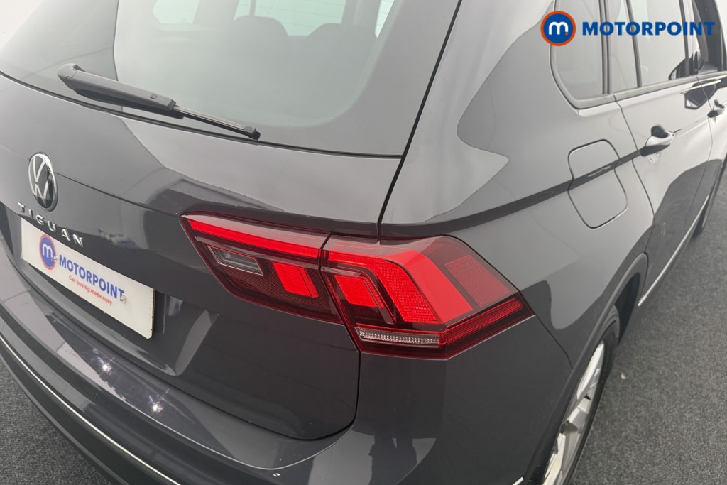 Volkswagen Tiguan Life Automatic Petrol SUV - Stock Number (1570722) - 23rd supplementary image