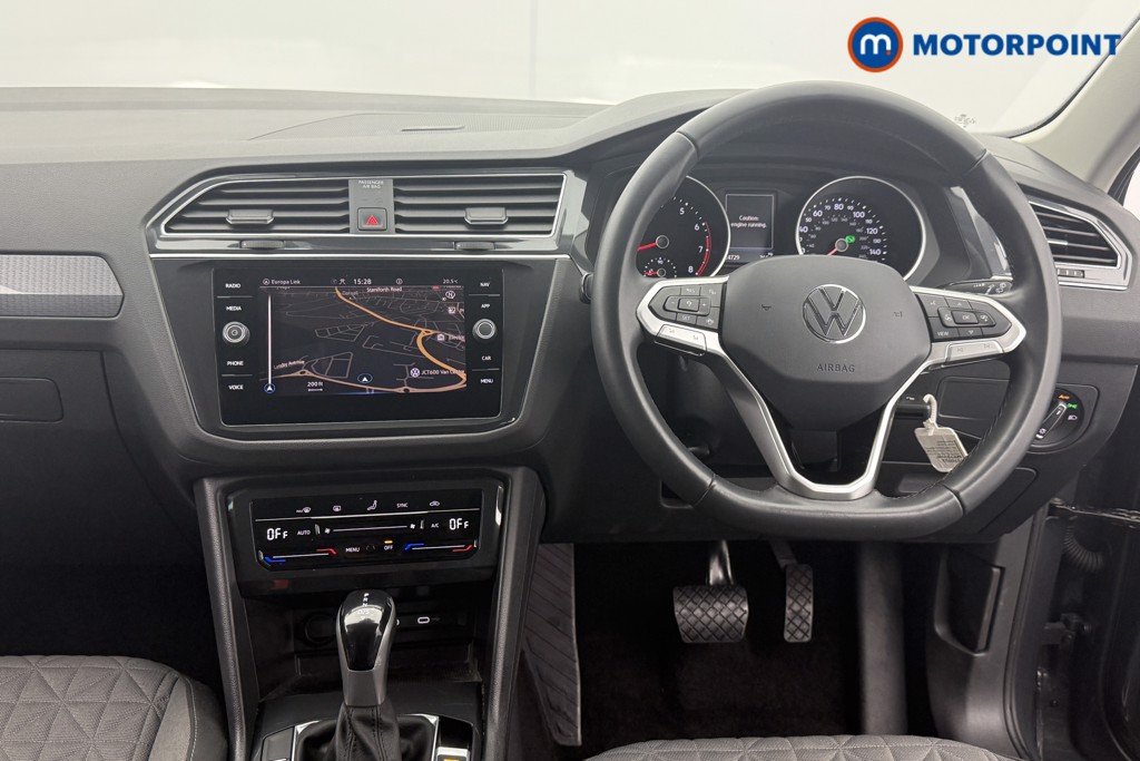 Volkswagen Tiguan Life Automatic Petrol SUV - Stock Number (1570722) - 1st supplementary image