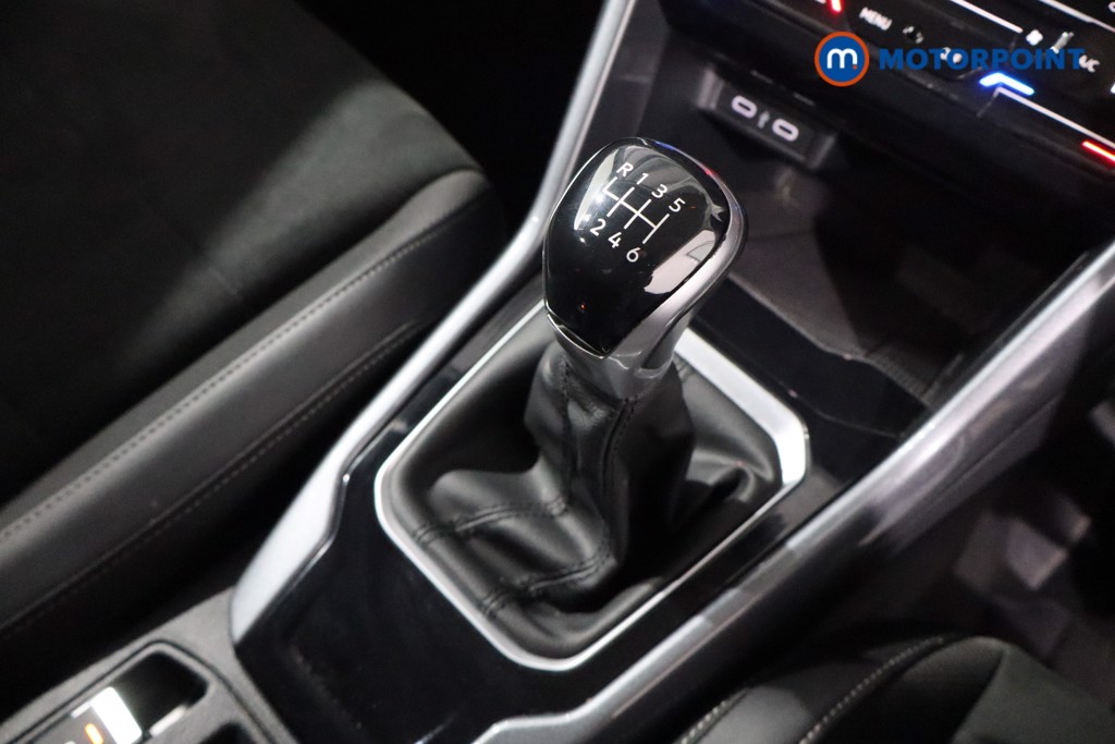 Volkswagen T-Roc Style Manual Petrol SUV - Stock Number (1571656) - 14th supplementary image
