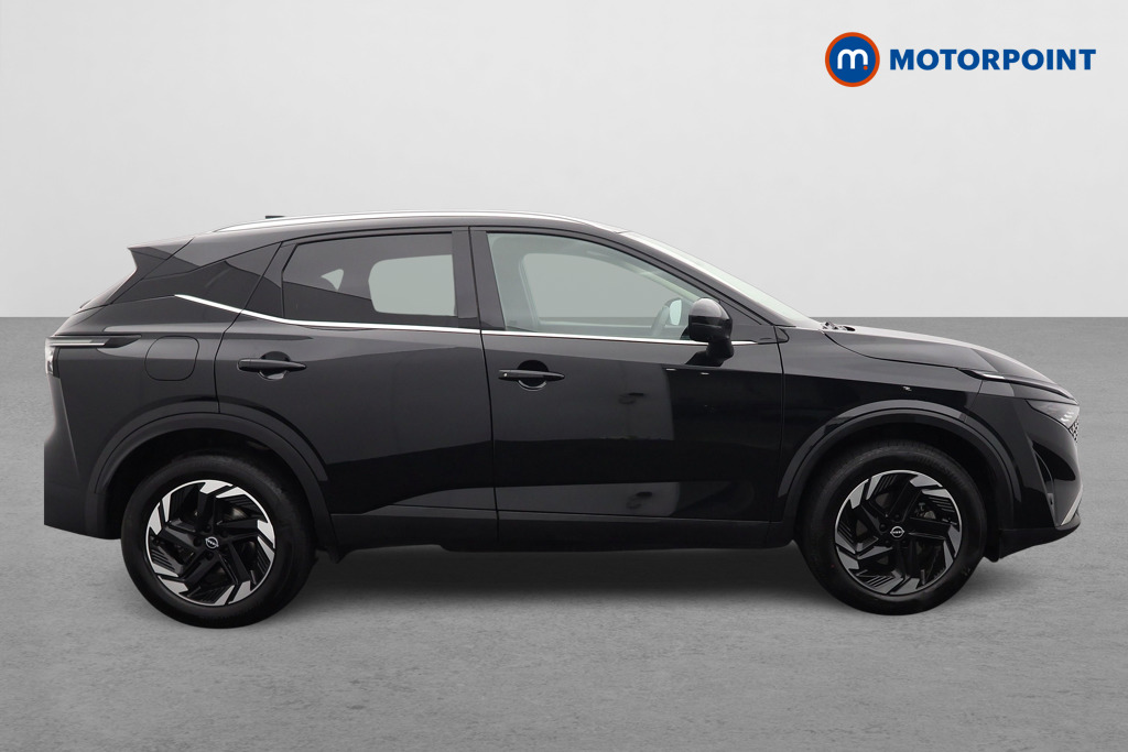 Nissan Qashqai N-Connecta Automatic Petrol SUV - Stock Number (1571997) - Drivers side