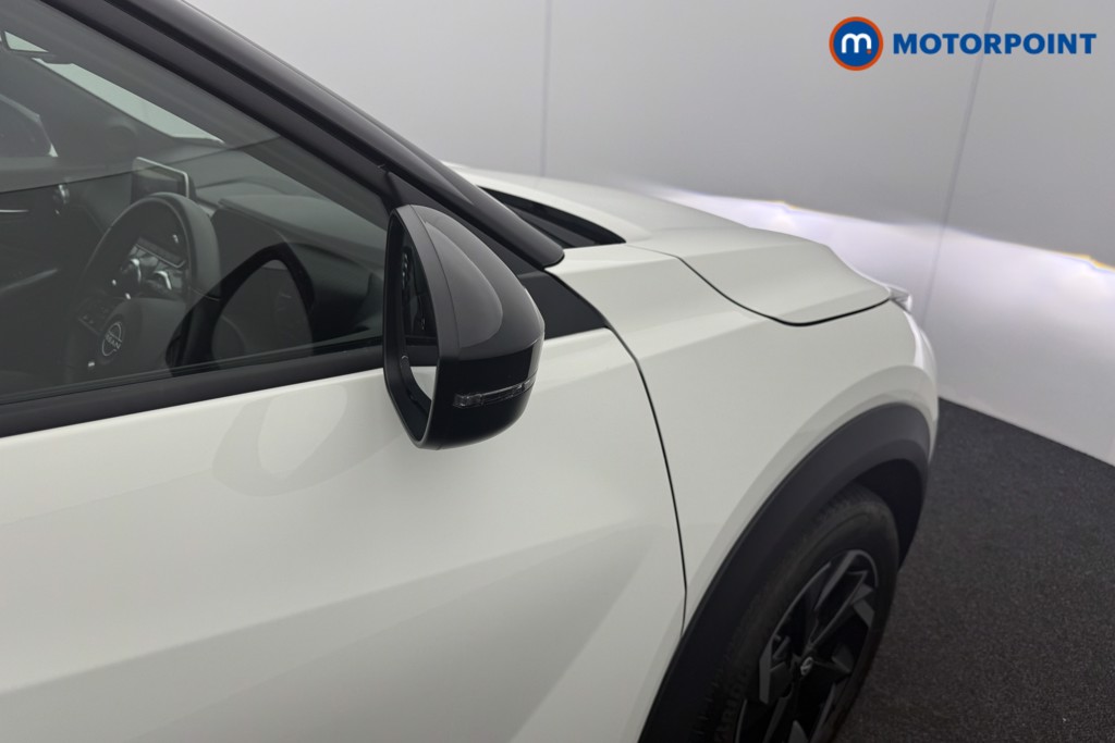 Nissan Juke N-Connecta Automatic Petrol SUV - Stock Number (1572646) - 14th supplementary image