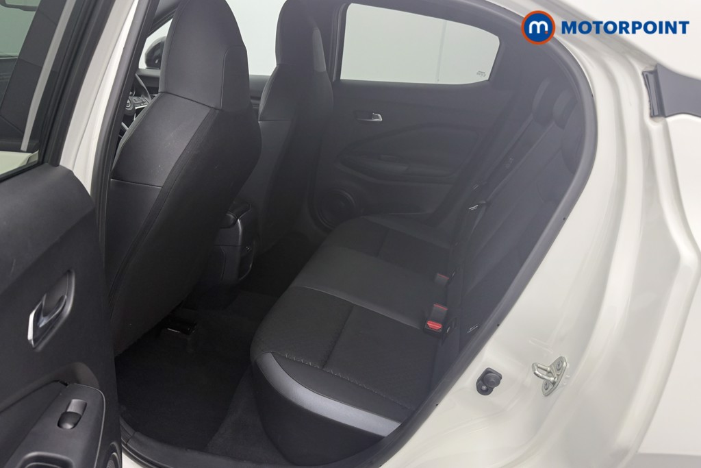 Nissan Juke N-Connecta Automatic Petrol SUV - Stock Number (1572646) - 20th supplementary image