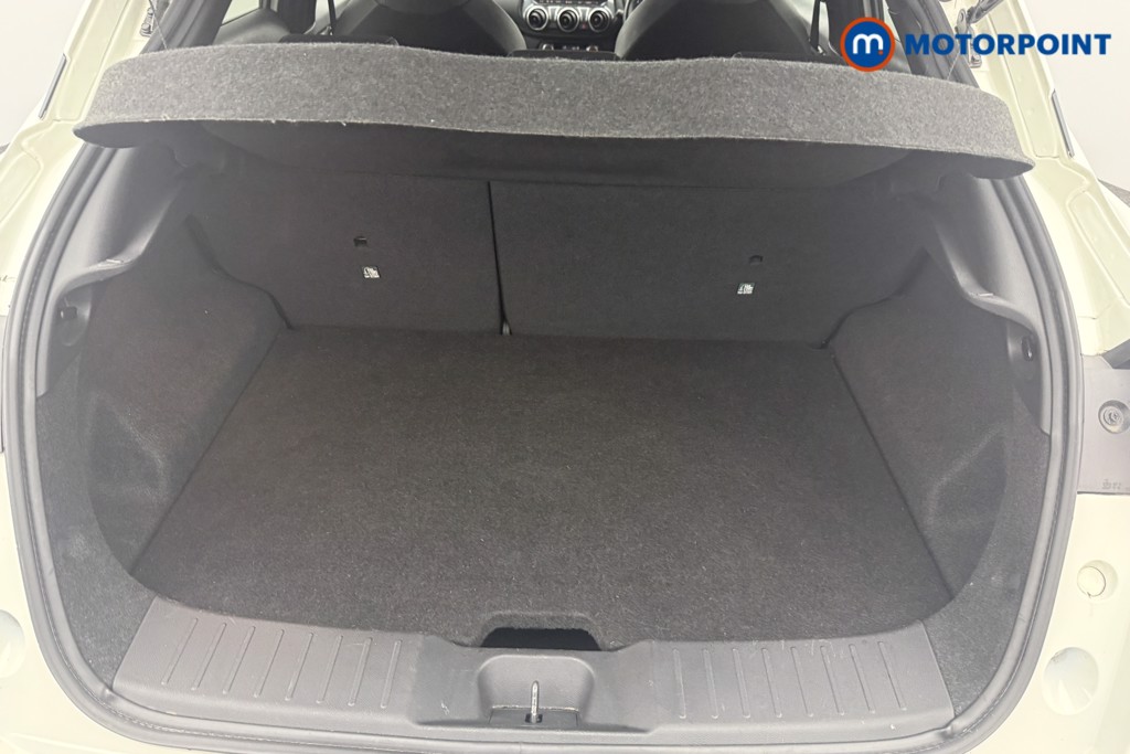 Nissan Juke N-Connecta Automatic Petrol SUV - Stock Number (1572646) - 24th supplementary image