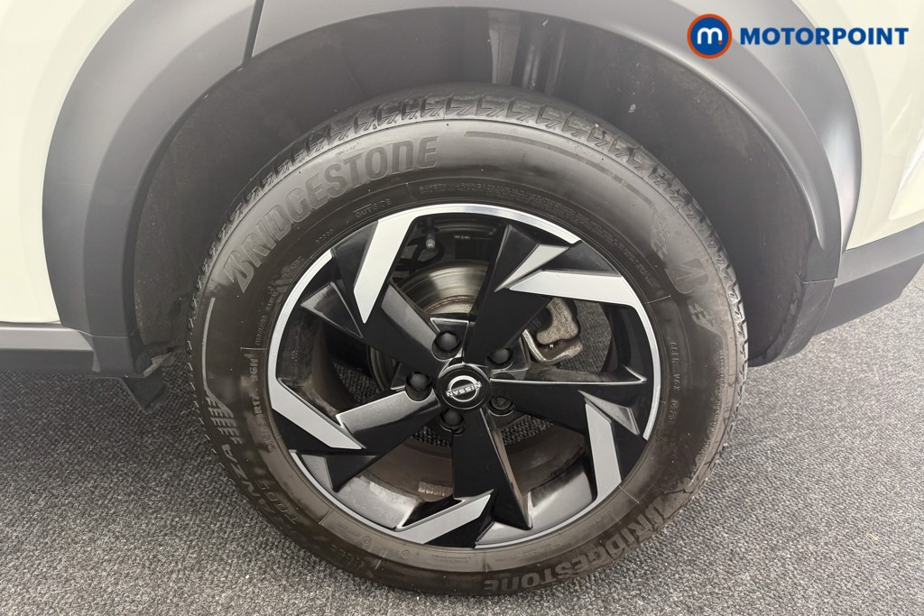 Nissan Juke N-Connecta Automatic Petrol SUV - Stock Number (1572646) - 28th supplementary image