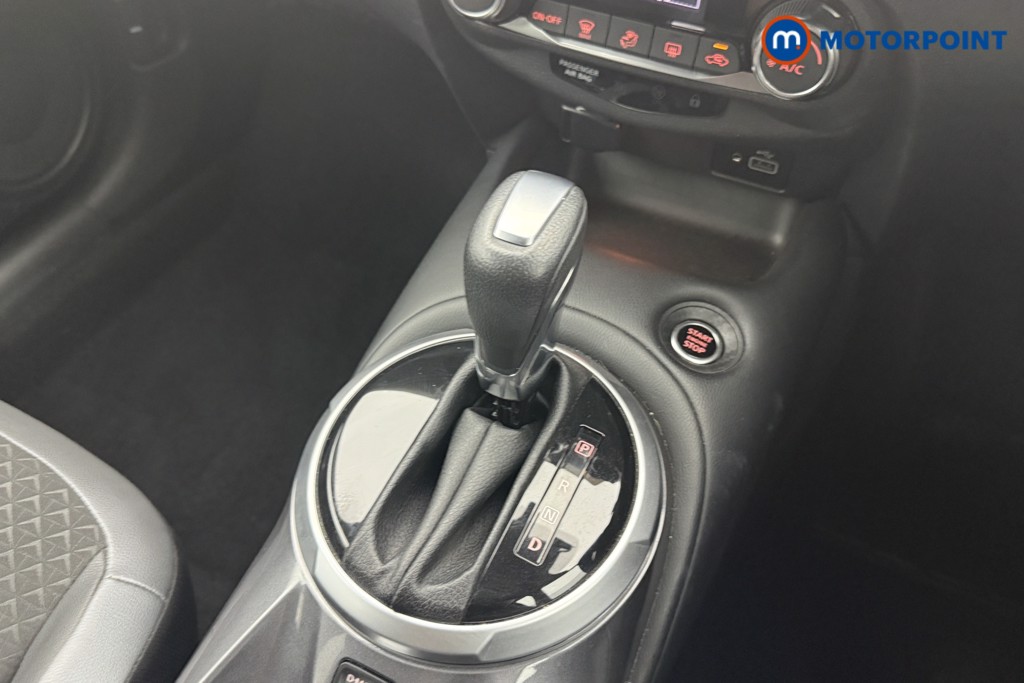 Nissan Juke N-Connecta Automatic Petrol SUV - Stock Number (1572666) - 5th supplementary image