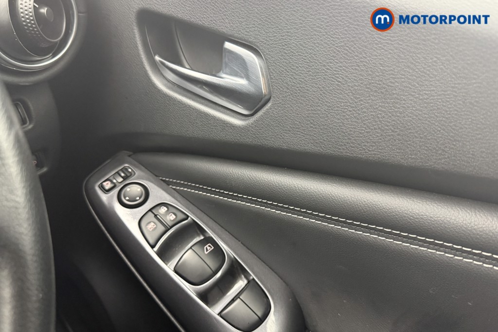Nissan Juke N-Connecta Automatic Petrol SUV - Stock Number (1572666) - 10th supplementary image