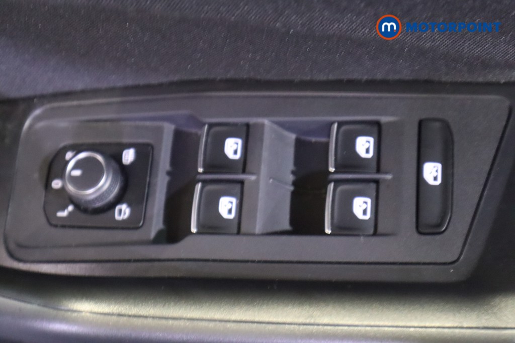 Volkswagen T-Roc SEL Manual Petrol SUV - Stock Number (1572789) - 15th supplementary image
