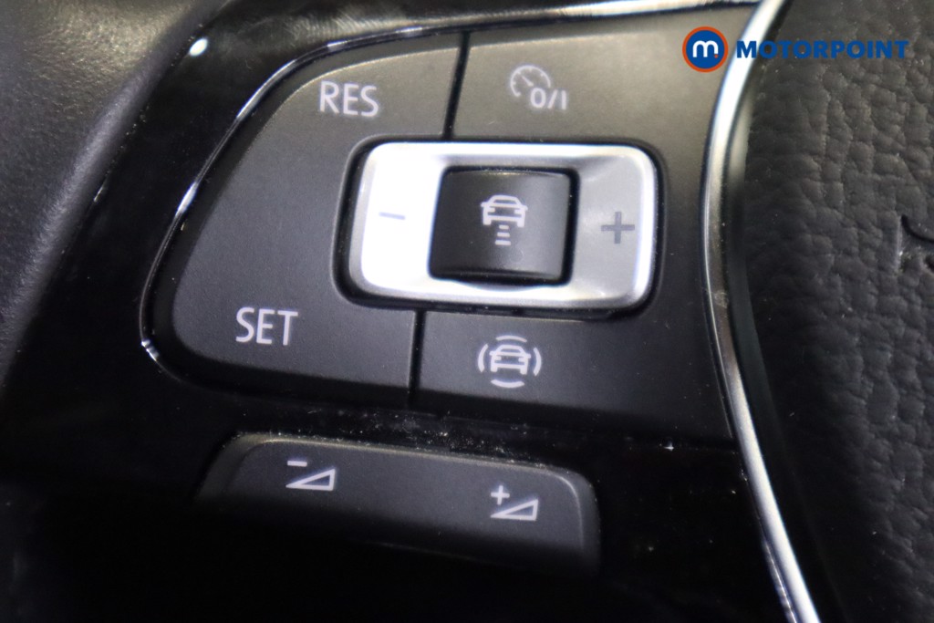 Volkswagen T-Roc SEL Manual Petrol SUV - Stock Number (1572789) - 17th supplementary image