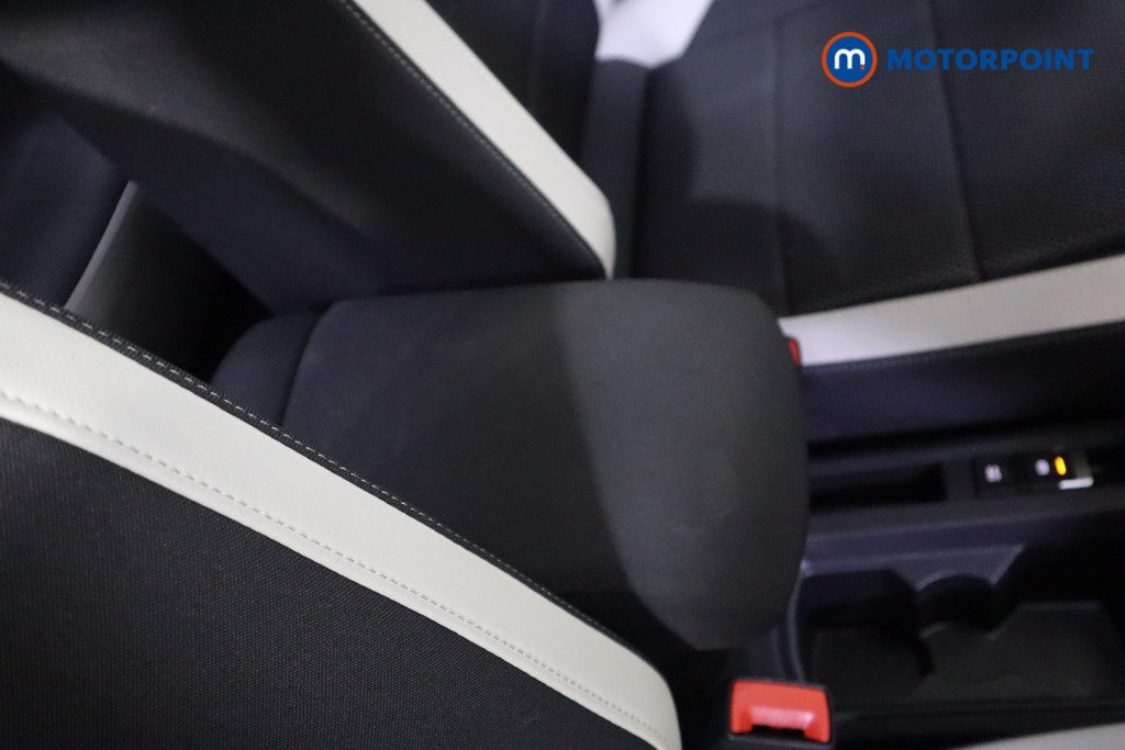 Volkswagen T-Roc SEL Manual Petrol SUV - Stock Number (1572789) - 24th supplementary image