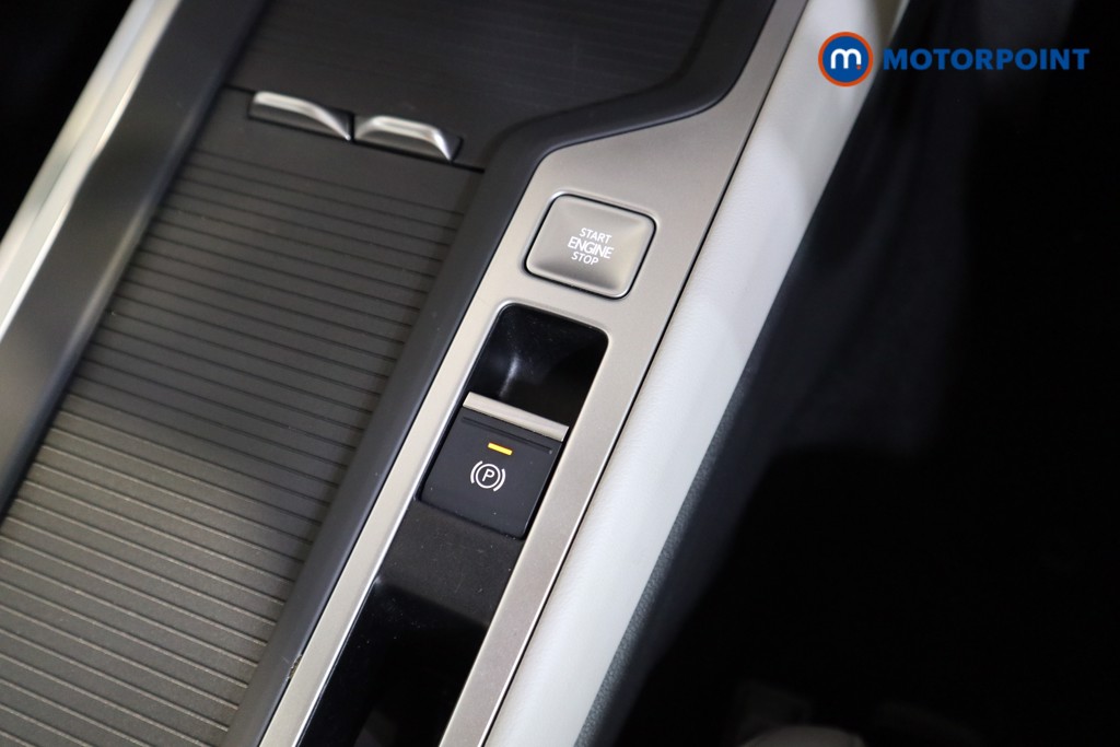 Volkswagen Passat Life Automatic Petrol Plug-In Hybrid Estate - Stock Number (1573295) - 7th supplementary image