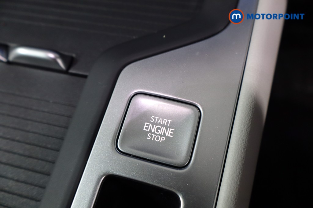 Volkswagen Passat Life Automatic Petrol Plug-In Hybrid Estate - Stock Number (1573326) - 13th supplementary image