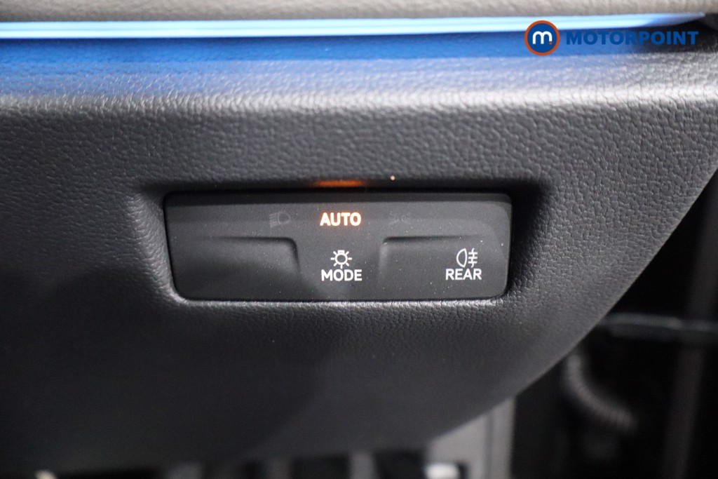 Volkswagen Passat Life Automatic Petrol Plug-In Hybrid Estate - Stock Number (1573326) - 19th supplementary image