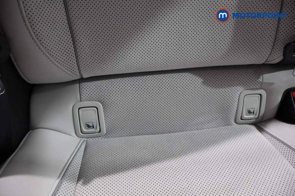 Volkswagen Passat Life Automatic Petrol Plug-In Hybrid Estate - Stock Number (1573326) - 26th supplementary image