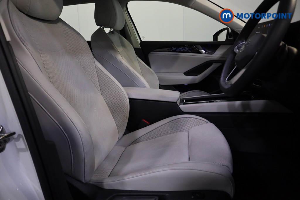 Volkswagen Passat Life Automatic Petrol Plug-In Hybrid Estate - Stock Number (1573342) - 12th supplementary image